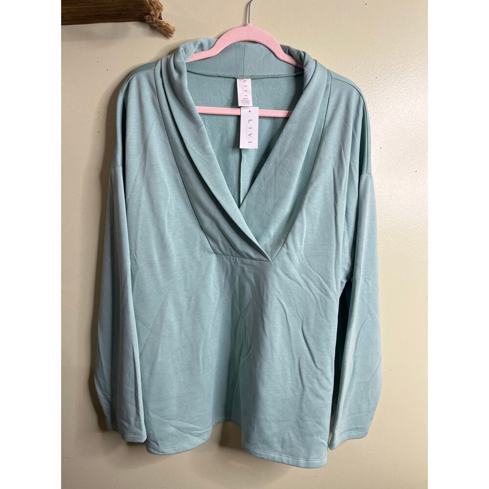 Livi Lane Bryant Seafoam Green Shawl Collar long sleeve sweatshirt, size 18/20